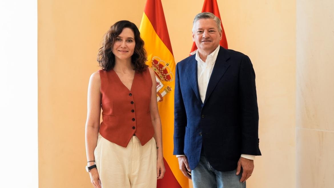 La presidenta Isabel Díaz Ayuso se reúne con Ted Sarandos
