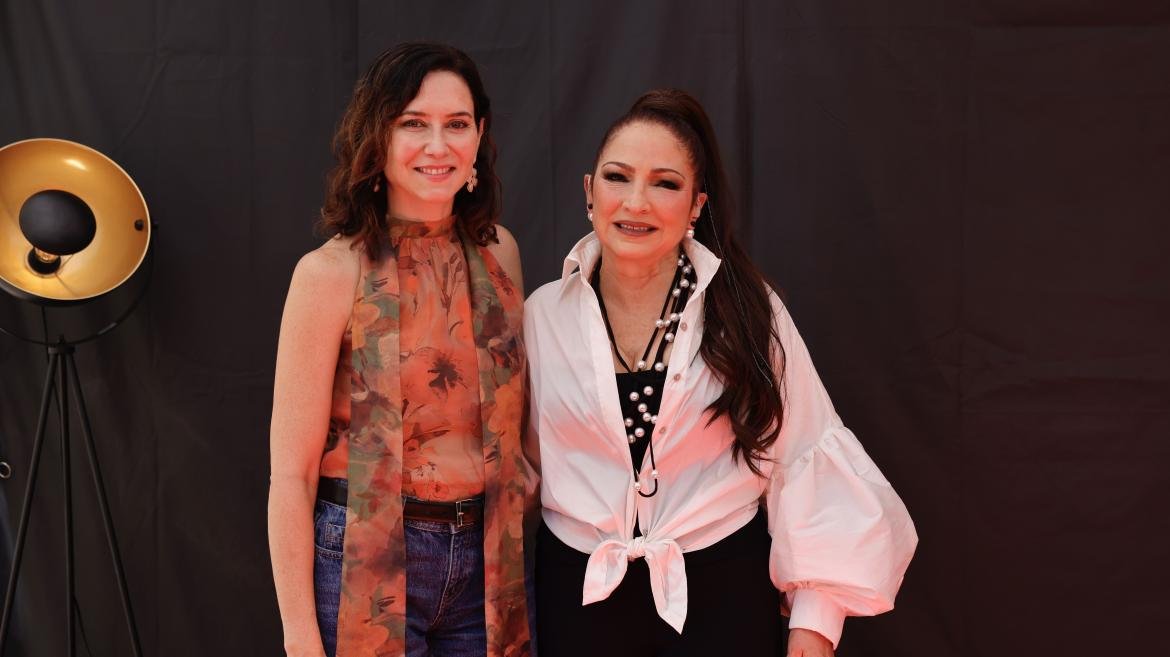 La presidenta Isabel Díaz Ayuso durante el concierto de Gloria Estefan
